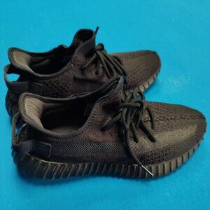 Yeezy 350 Onyx Size 8.5
